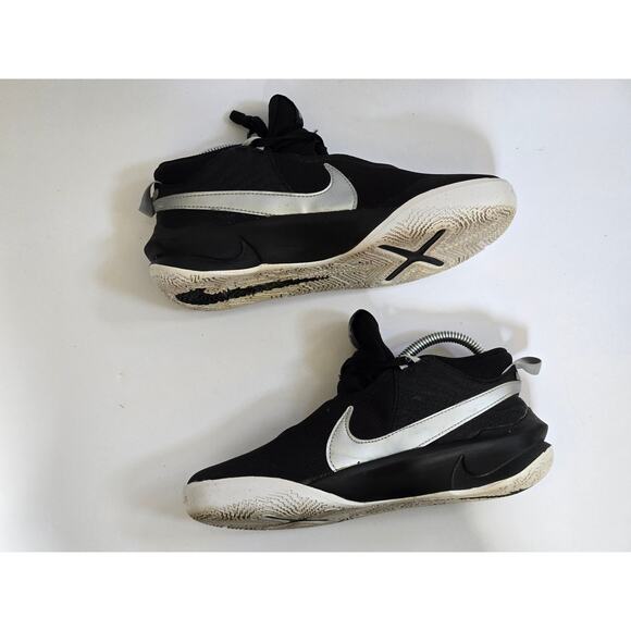 Nike Team Hustle D10 Low Black/Metallic/Silver- size 5.5Y - CW6735-004 - Picture 3 of 6